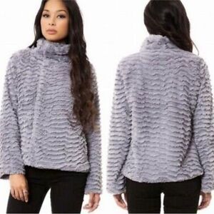 Patagonia- Women’s Pelage Gray Faux Fur Plush Jacket, Size Large